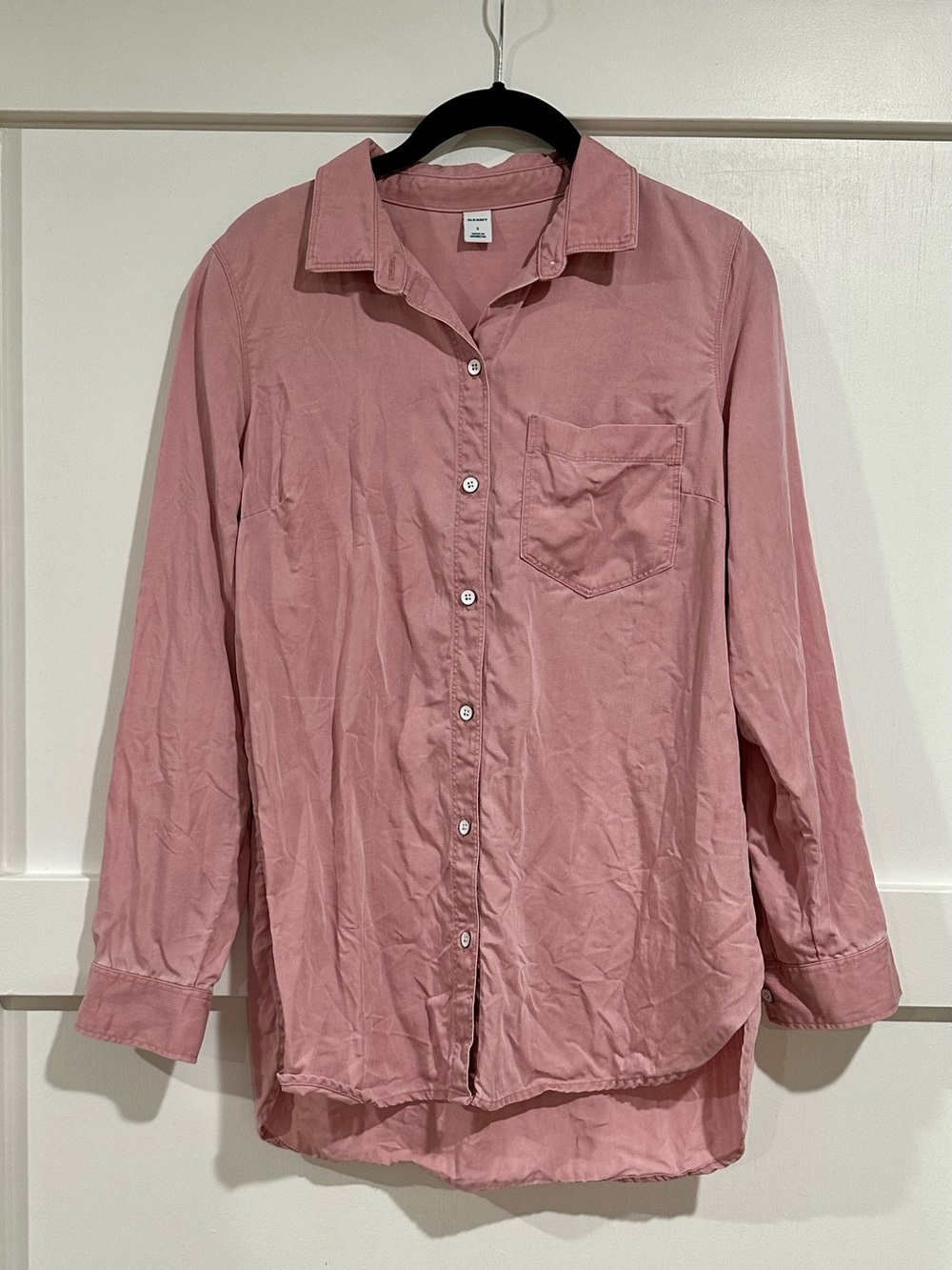 Old Navy Women’s Pink Button-Up Shirt Size Small